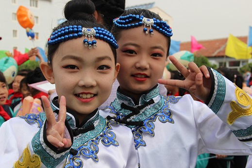 張北縣九卜樹(shù)小學(xué)舉行“展雙減碩果，迎多彩六一”文藝匯演活動(dòng)