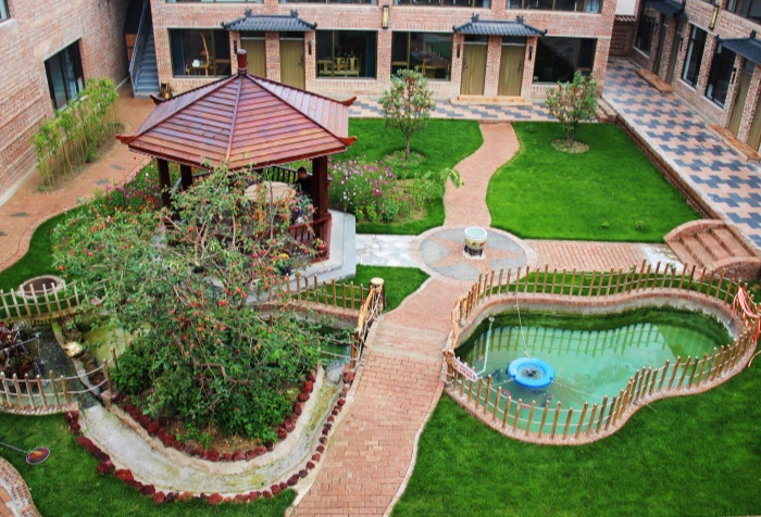 燕歸成畫(huà)，你來(lái)成詩(shī)；燕歸成畫(huà)，你來(lái)成歌……